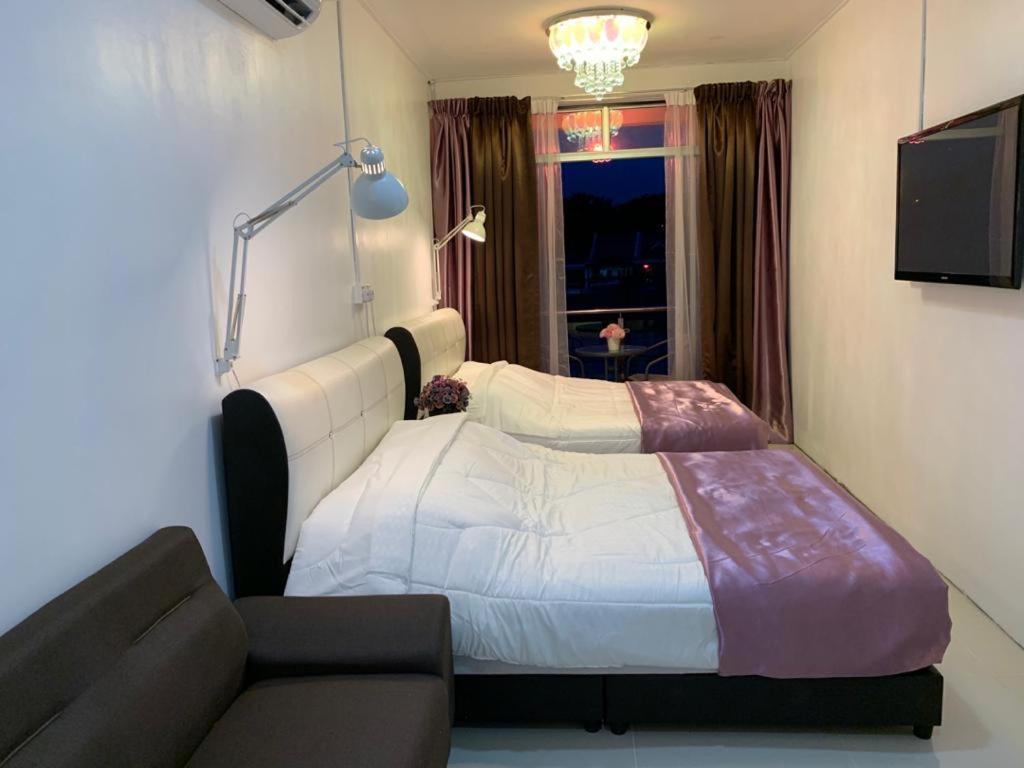 Sbs Hotel Паданг Бесар Екстериор снимка
