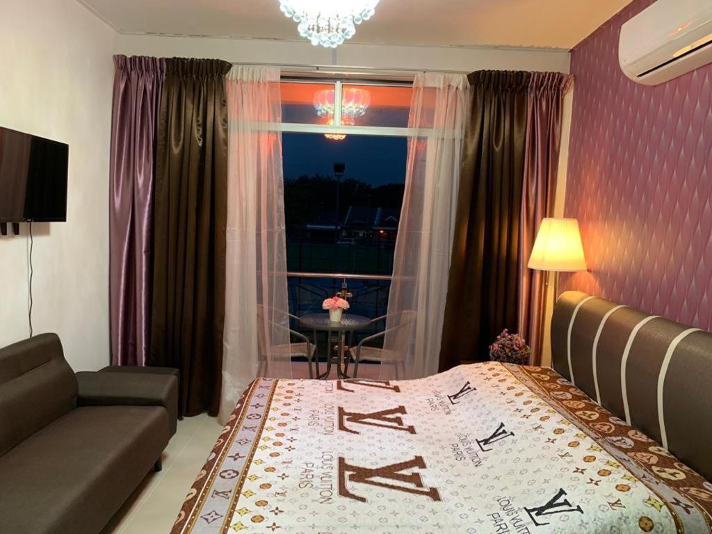 Sbs Hotel Паданг Бесар Екстериор снимка