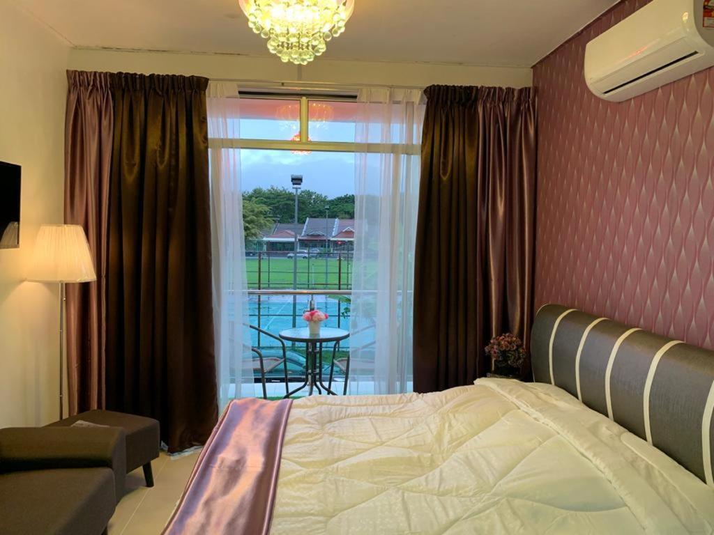 Sbs Hotel Паданг Бесар Екстериор снимка