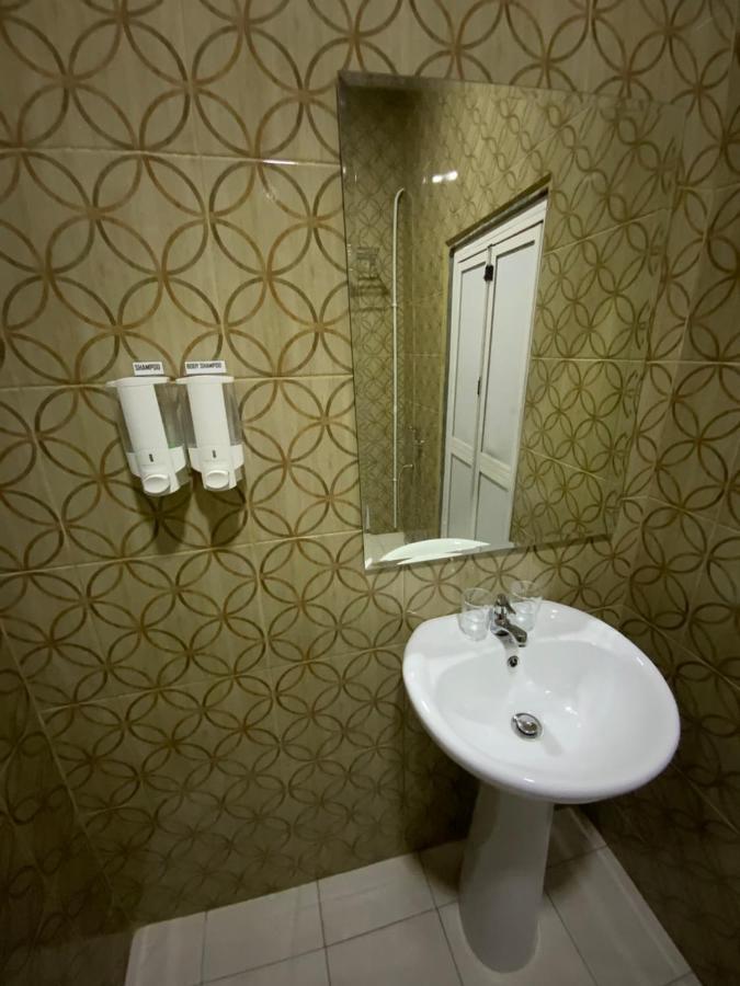 Sbs Hotel Паданг Бесар Екстериор снимка